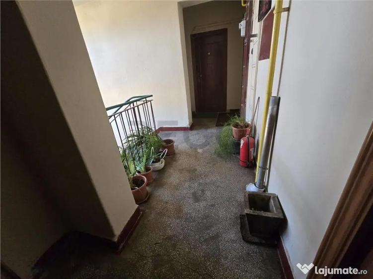 Apartament cu 2 camere semidecomandat în Central
