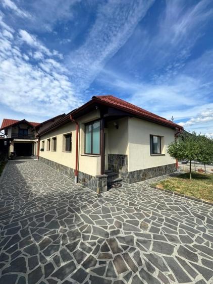 Casă individuală cu 6 camere cu Canalizare în Ardusat