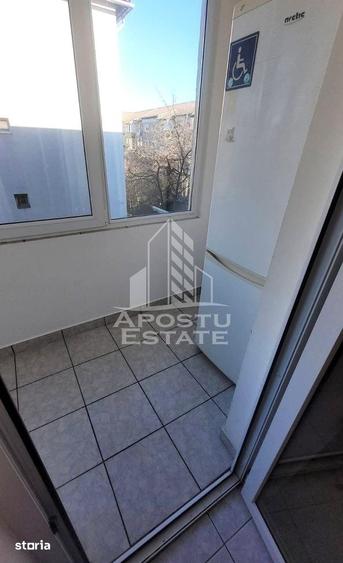 Apartament cu 3 camere, mobilat în Soarelui