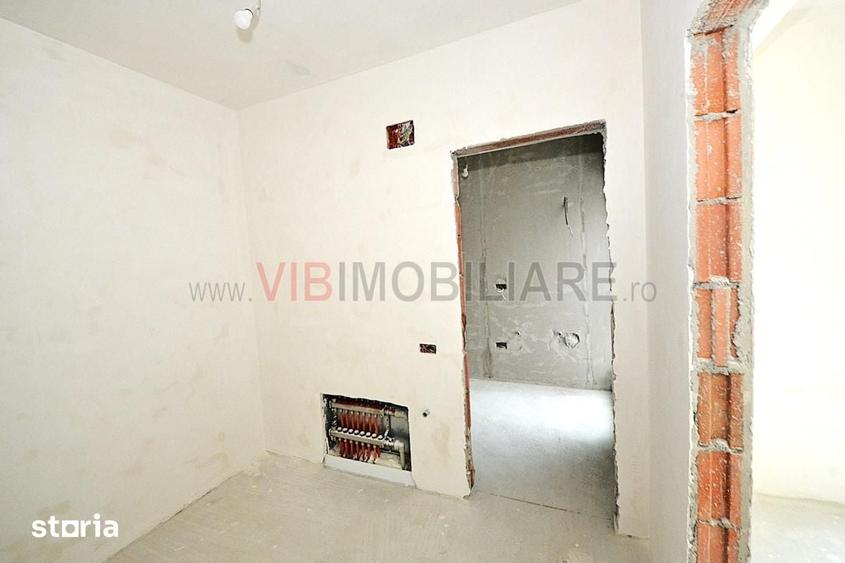 Casă cu 4 camere semidecomandat cu Teren 240 Mp în Central
