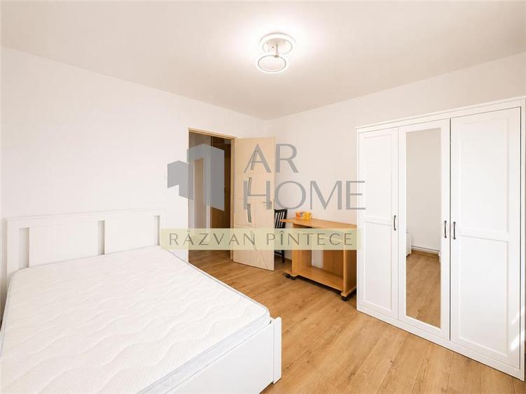 Apartament cu 3 camere decomandat, mobilat în Democrației