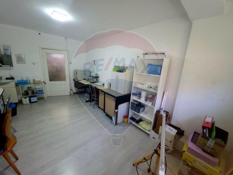 Spațiu comercial, de 45 mp, în Central