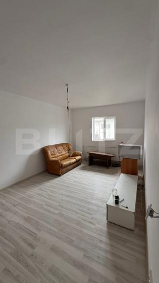 Apartament 2 camere, decomandat, localitatea Rovinari - 1