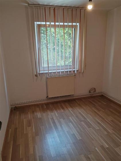 Apartament cu 2 camere semidecomandat în Florilor