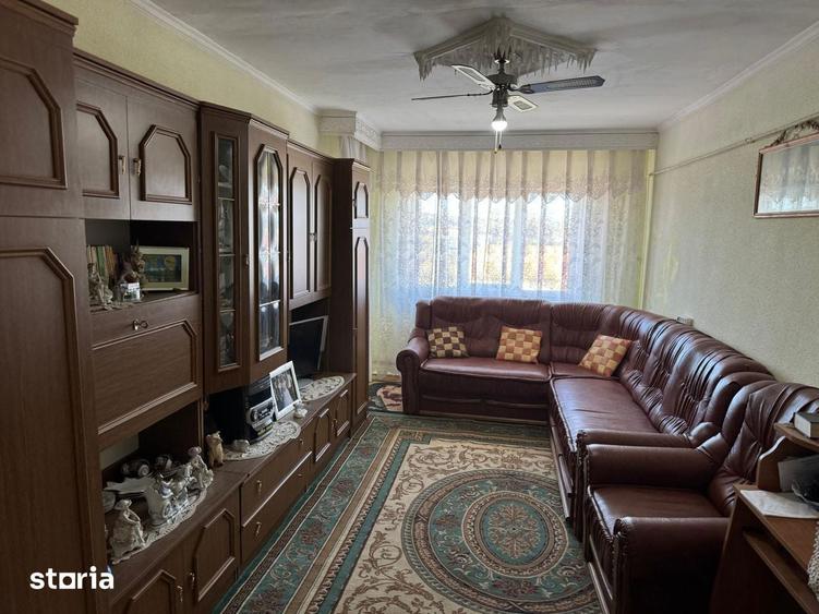Apartament cu 3 camere în Mărăcineni