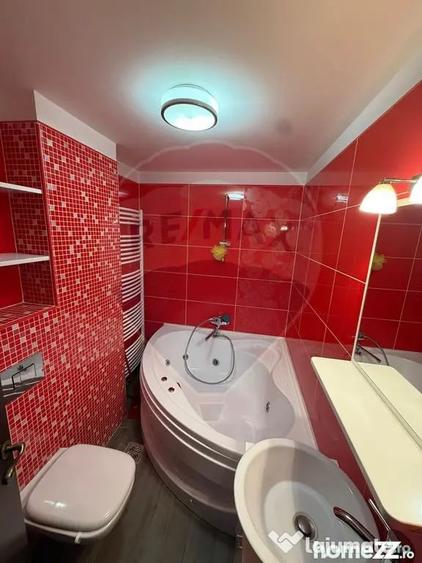 Apartament cu 4 camere decomandat în Central