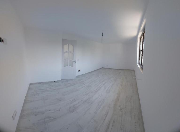 Casă cu 4 camere cu Teren 470 Mp în Vârteju