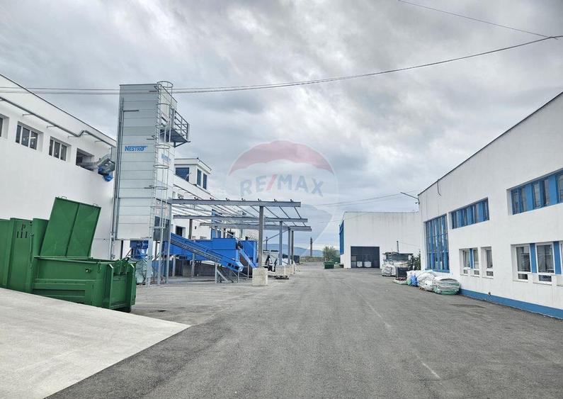 Spațiu comercial, de 26,320 mp, în Negrești-Oaș