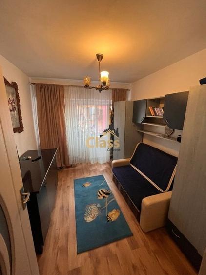 Apartament cu 3 camere decomandat, mobilat în Între Lacuri