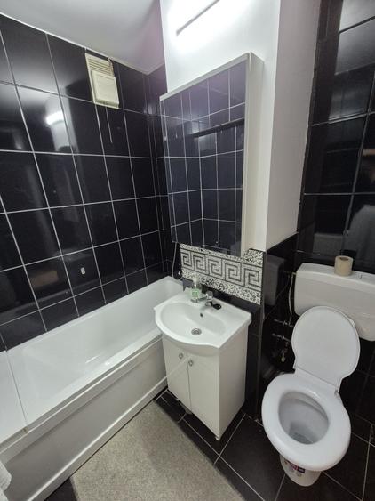 Garsonieră decomandată în Central