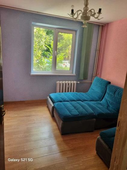 Apartament cu 3 camere semidecomandat în Liviu Rebreanu