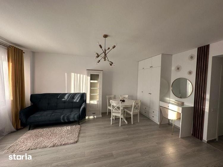 Apartament cu 2 camere decomandat în Calea București