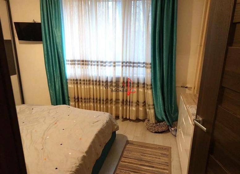 Apartament cu 3 camere semidecomandat în Colentina