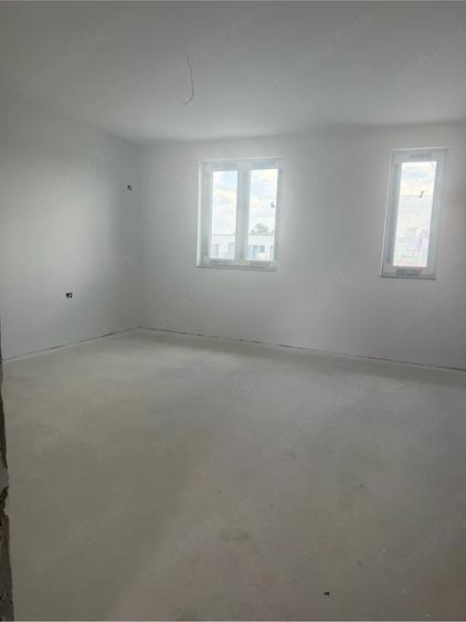 Casă cu 3 camere cu Teren 370 Mp în Central