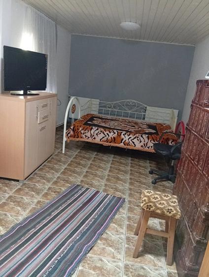 Casă cu 1 camere cu Teren 50 Mp în Exterior Vest
