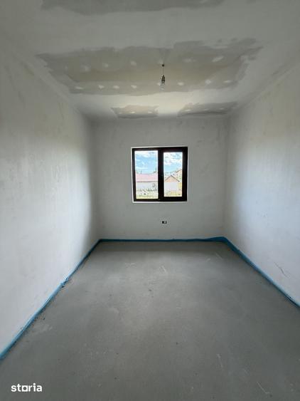 Casă cu 5 camere cu Teren 335 Mp în Central