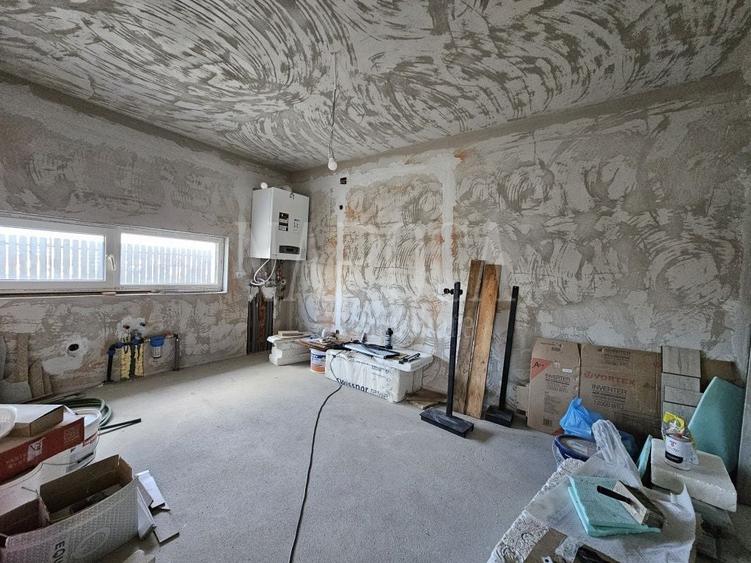 Duplex cu 6 camere cu Canalizare în Europa