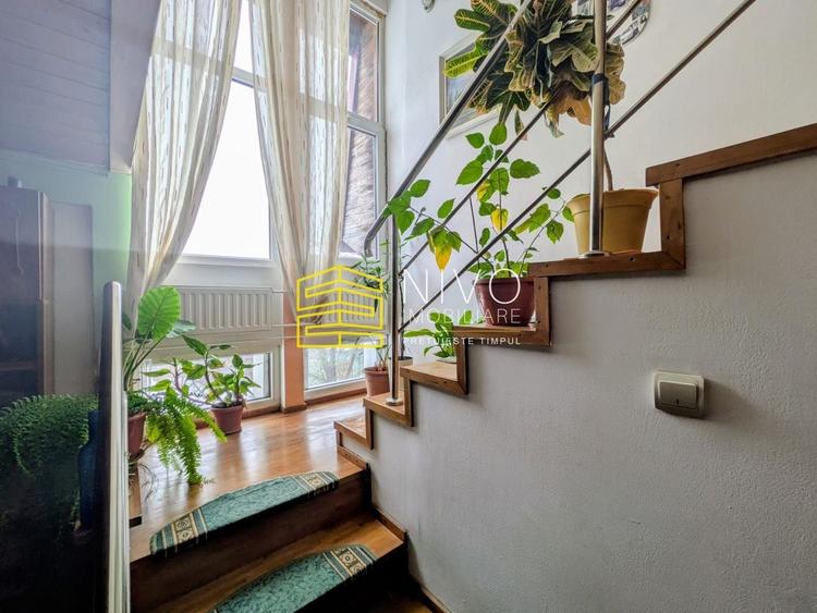 Casă individuală cu 11 camere cu Piscina în Platou