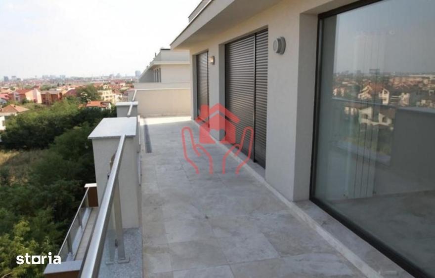 Apartament cu 4 camere decomandat în Est
