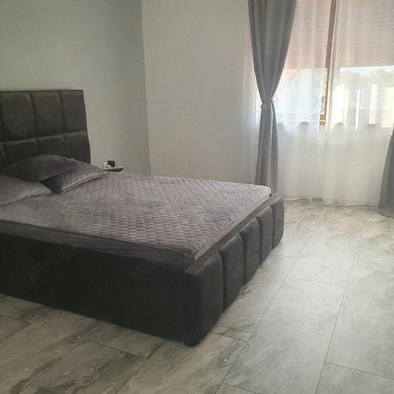 Casă cu Teren 430 Mp în Plopi