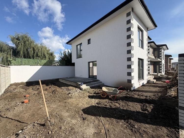 Casă cu 4 camere în Central