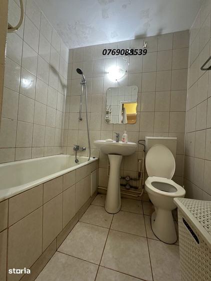 Apartament cu 3 camere decomandat în Drumul Taberei