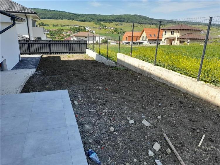 Casă individuală cu 4 camere cu Canalizare în Chinteni