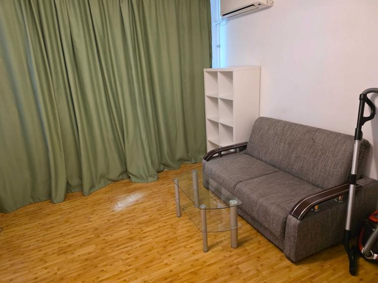 Apartament cu 3 camere semidecomandat în Exterior Vest