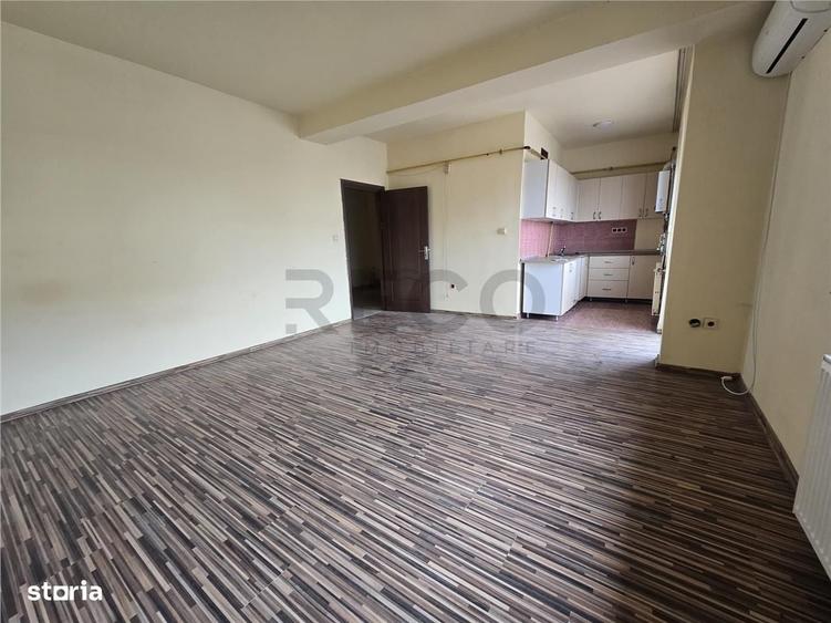 Apartament cu 3 camere decomandat în Iosia