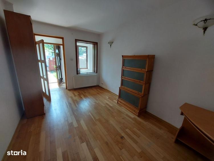 Casă cu 2 camere cu Teren 200 Mp în Central