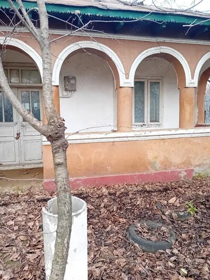 Casă cu 2 camere cu Teren 800 Mp în Tudor Vladimirescu
