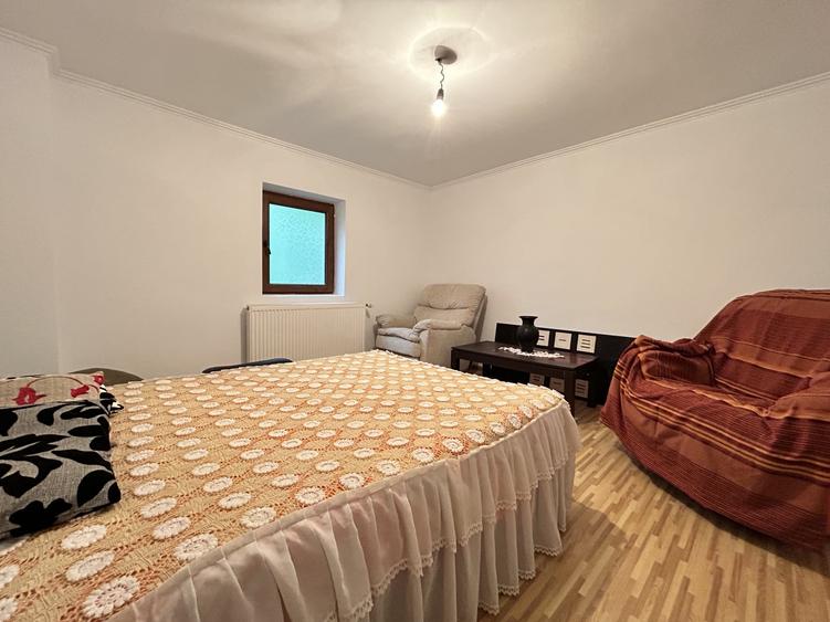Casă individuală cu 6 camere cu Teren 1150 Mp în Zidurile