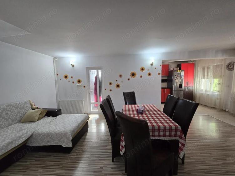 Casă cu 6 camere cu Teren 293 Mp în Năvodari