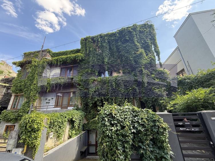 Apartament cu 3 camere semidecomandat în Beller