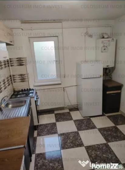 Apartament cu 2 camere semidecomandat în Centrul Civic