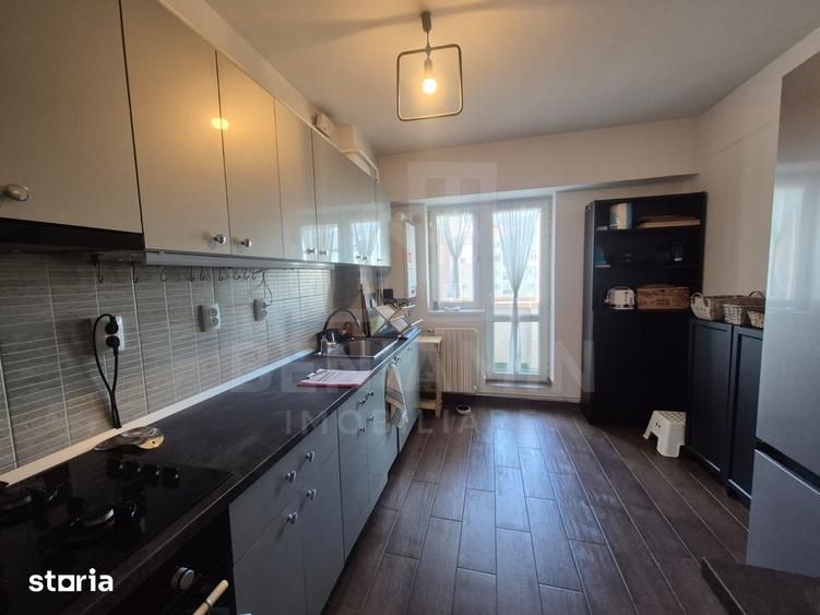 Apartament cu 3 camere decomandat în Calea București