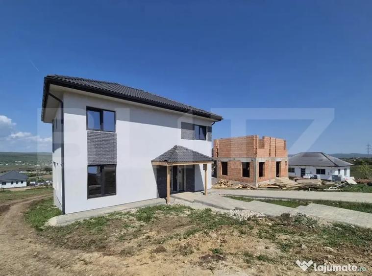 Casă cu 4 camere cu Teren 755 Mp în Jucu