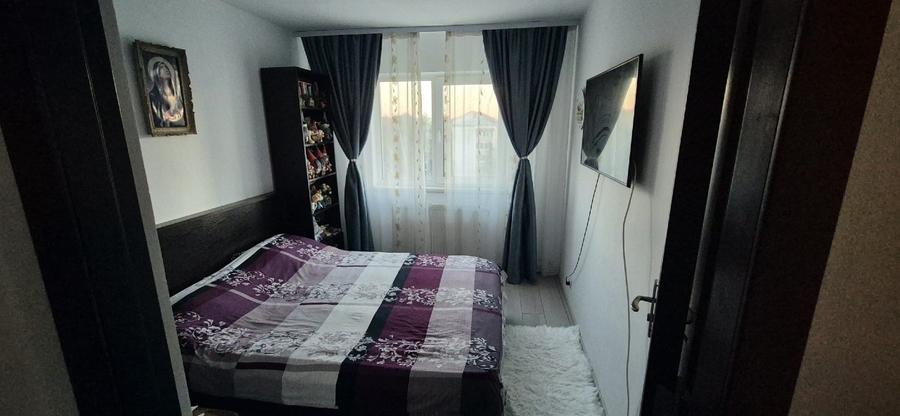 Apartament cu 3 camere decomandat în George Enescu