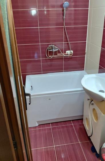 Apartament cu 3 camere decomandat în Păcurari