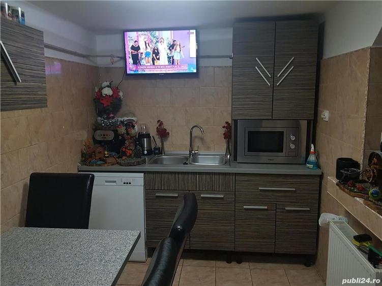 Casă cu 4 camere cu Teren 277 Mp în Girocului