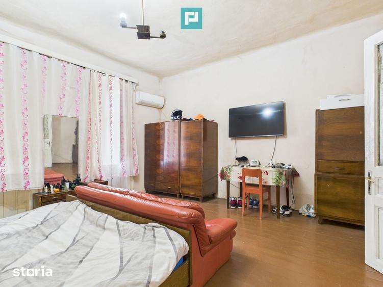 Casă cu 4 camere cu Teren 5942 Mp în Variaș