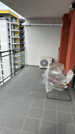Apartament cu 3 camere semidecomandat în Lipovei
