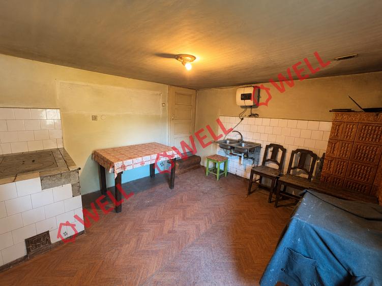 Casă individuală cu 2 camere cu Teren 800 Mp în Cernat