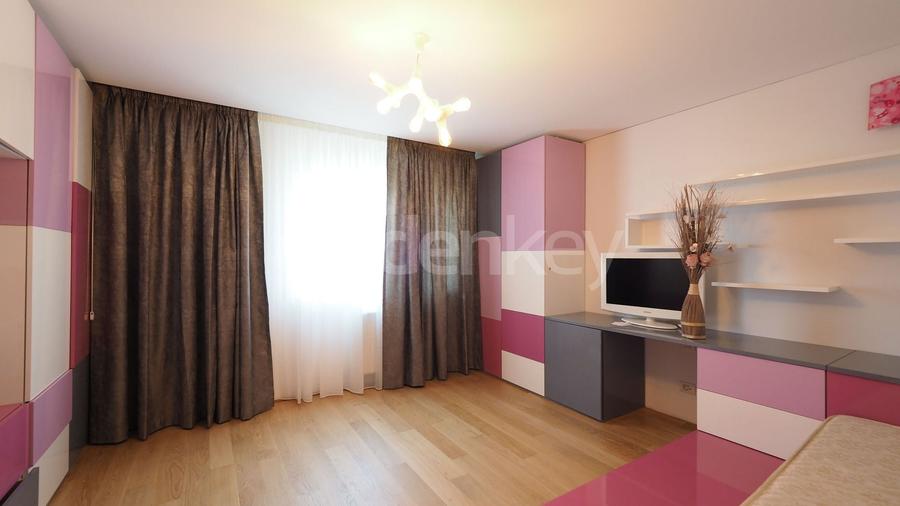 Apartament cu 4 camere semidecomandat, mobilat în Herăstrău