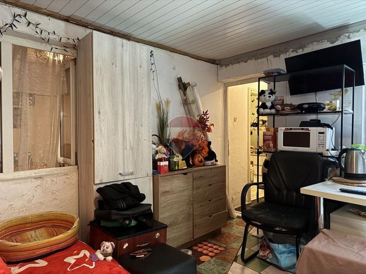 Casă cu 2 camere cu Teren 88 Mp în Rahova