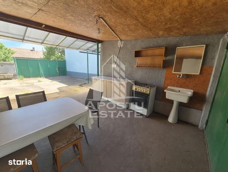 Casă cu 5 camere cu Teren 1450 Mp în Central