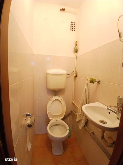 Apartament cu 4 camere decomandat în Rahova