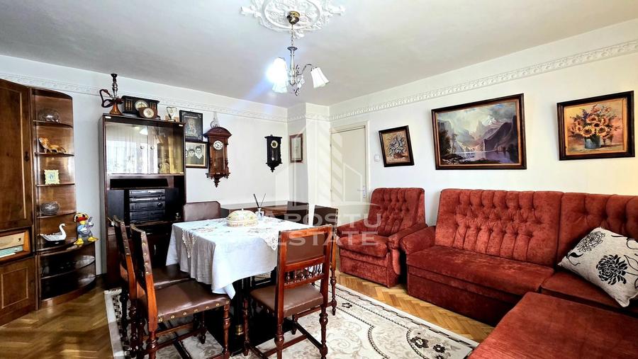 Apartament cu 3 camere decomandat, mobilat în Bucovina