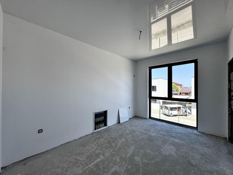 Duplex cu 4 camere cu Canalizare în Domnești