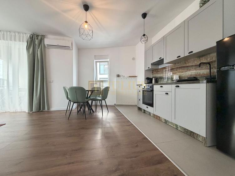 Apartament cu 2 camere semidecomandat, mobilat în Central